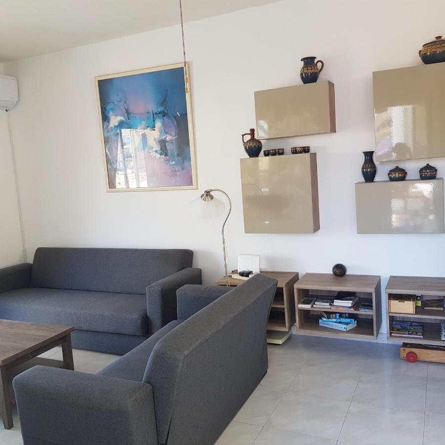 Peaceful Townhouse With Private Pool Near The Sea Lejlighed Paphos Eksteriør billede