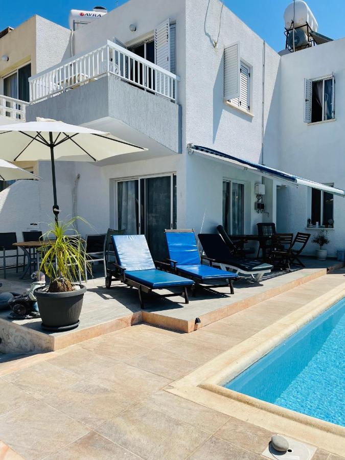 Peaceful Townhouse With Private Pool Near The Sea Lejlighed Paphos Eksteriør billede
