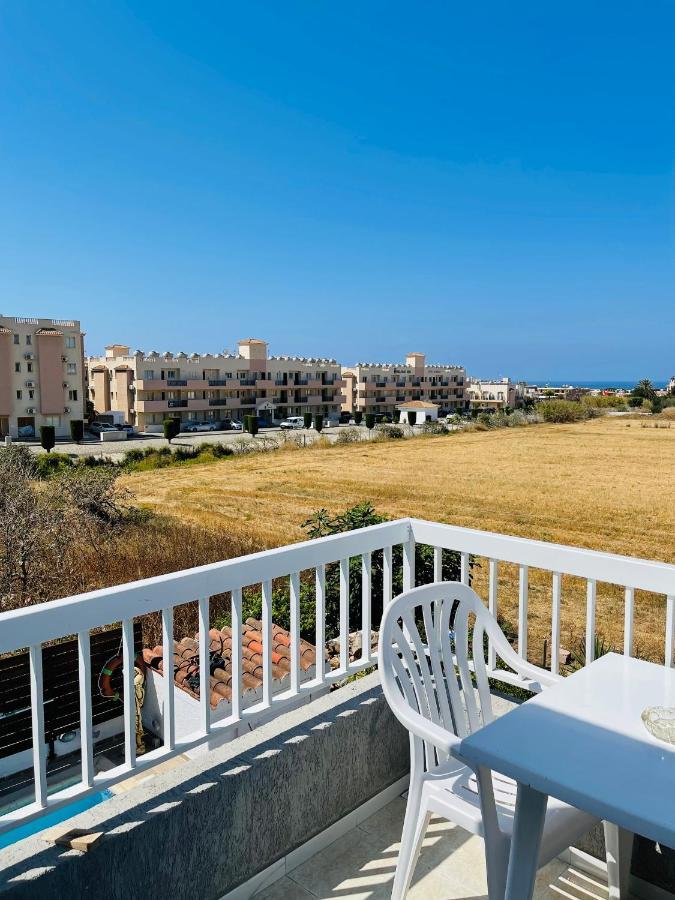 Peaceful Townhouse With Private Pool Near The Sea Lejlighed Paphos Eksteriør billede