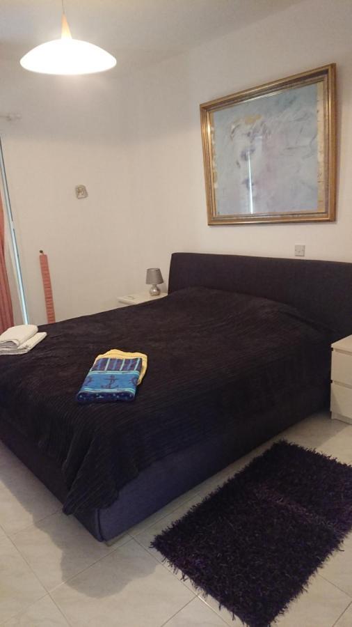 Peaceful Townhouse With Private Pool Near The Sea Lejlighed Paphos Eksteriør billede