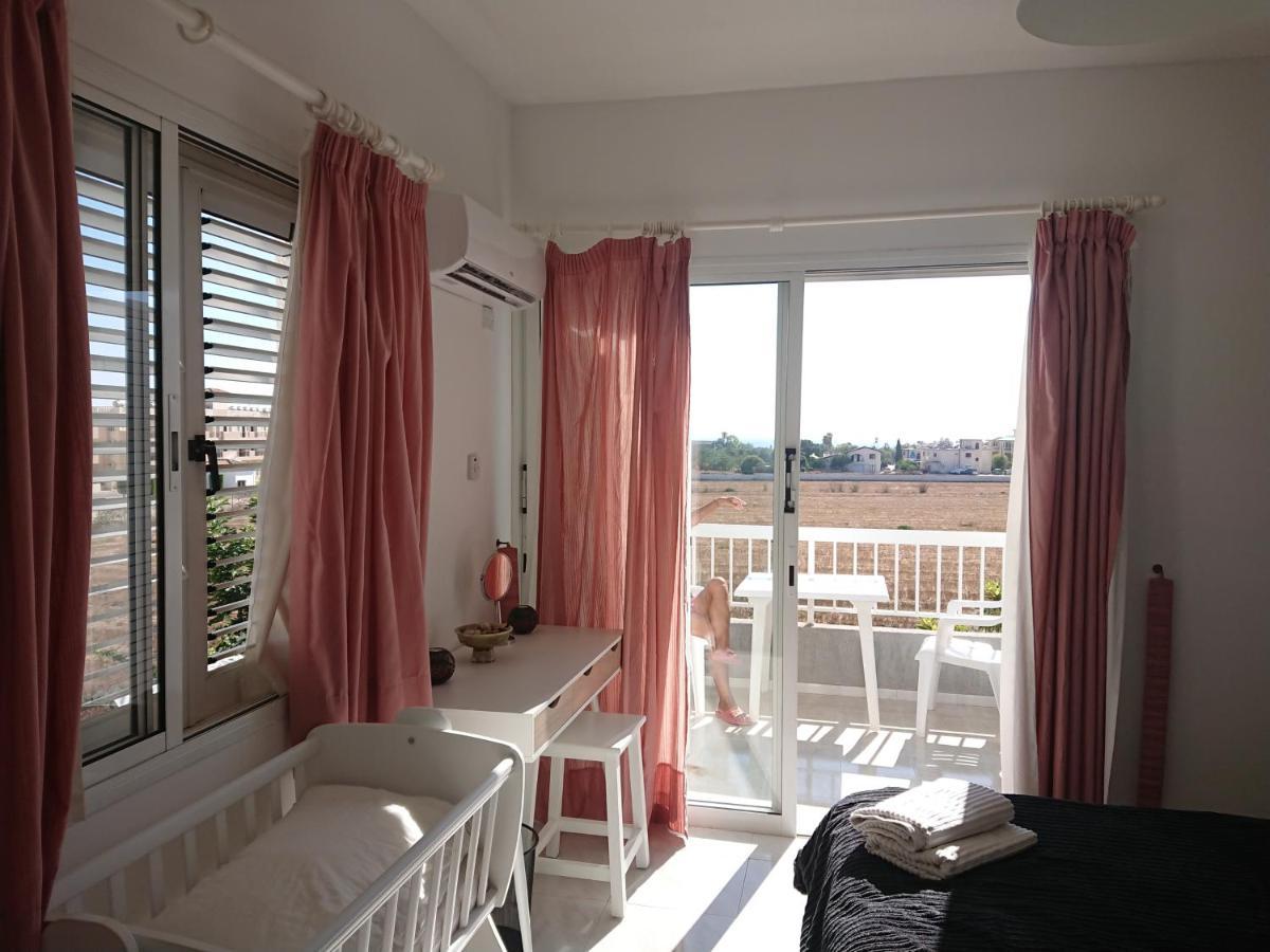 Peaceful Townhouse With Private Pool Near The Sea Lejlighed Paphos Eksteriør billede