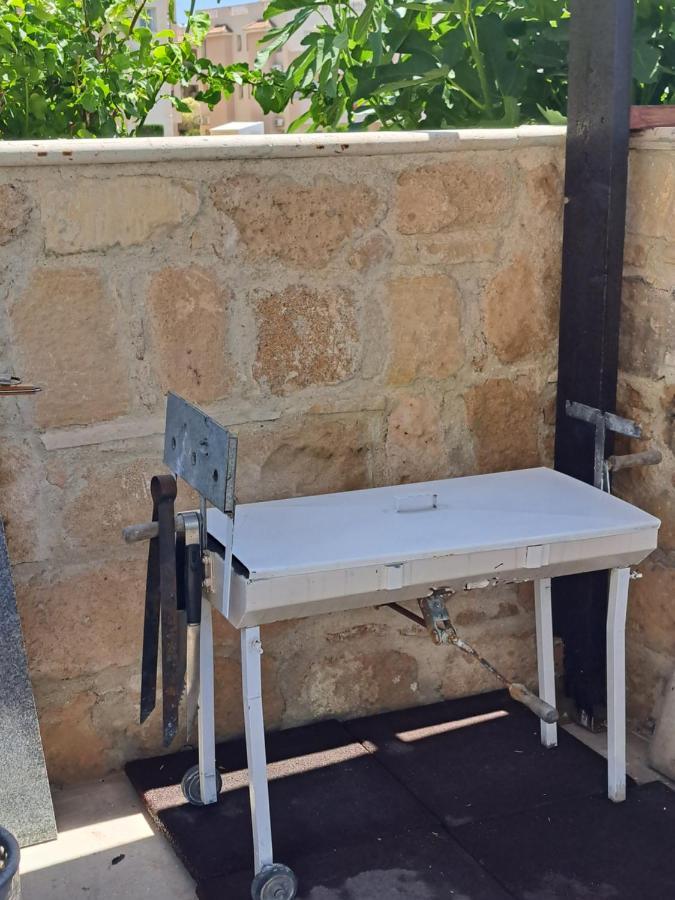Peaceful Townhouse With Private Pool Near The Sea Lejlighed Paphos Eksteriør billede