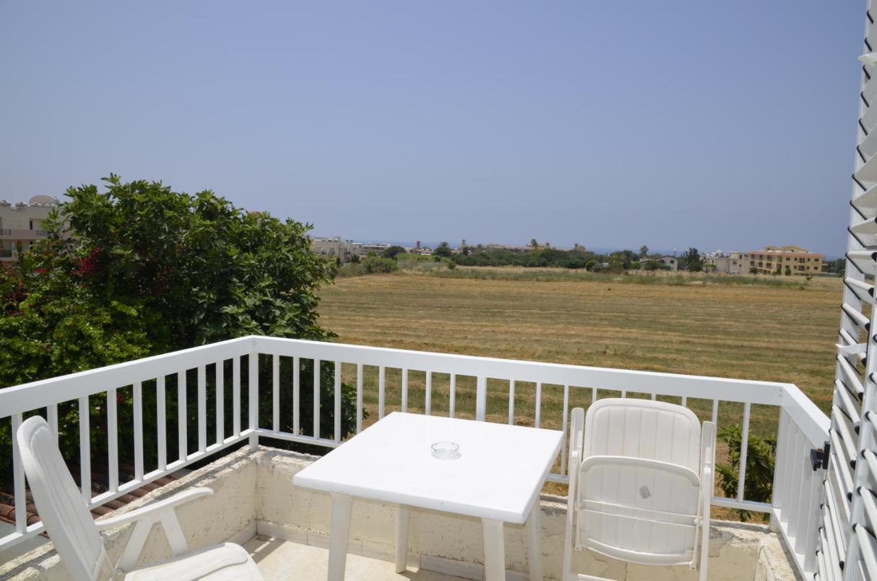 Peaceful Townhouse With Private Pool Near The Sea Lejlighed Paphos Eksteriør billede