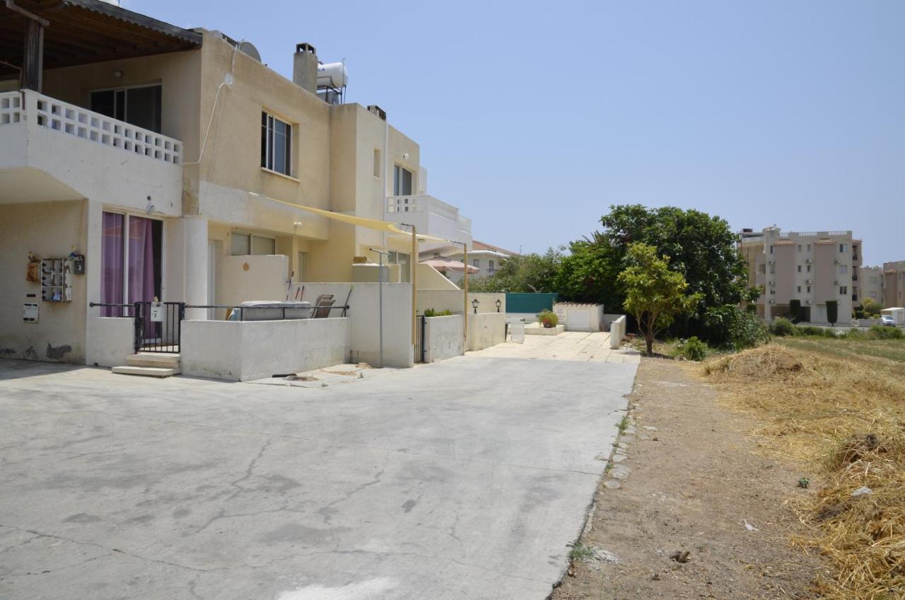 Peaceful Townhouse With Private Pool Near The Sea Lejlighed Paphos Eksteriør billede